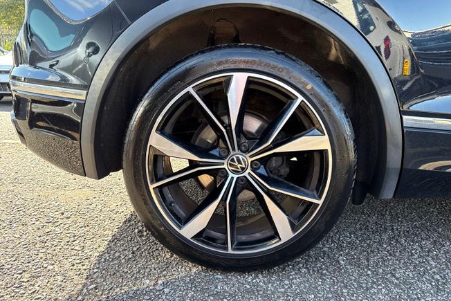 VOLKSWAGEN Tiguan Photo 5