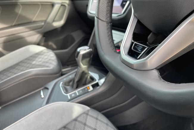 VOLKSWAGEN Tiguan Photo 30