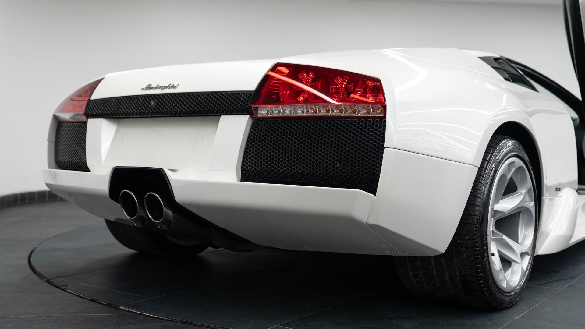 LAMBORGHINI Murcielago Photo 2b842e68-cabb-4d20-8632-1b5eaa7bc05b.jpg