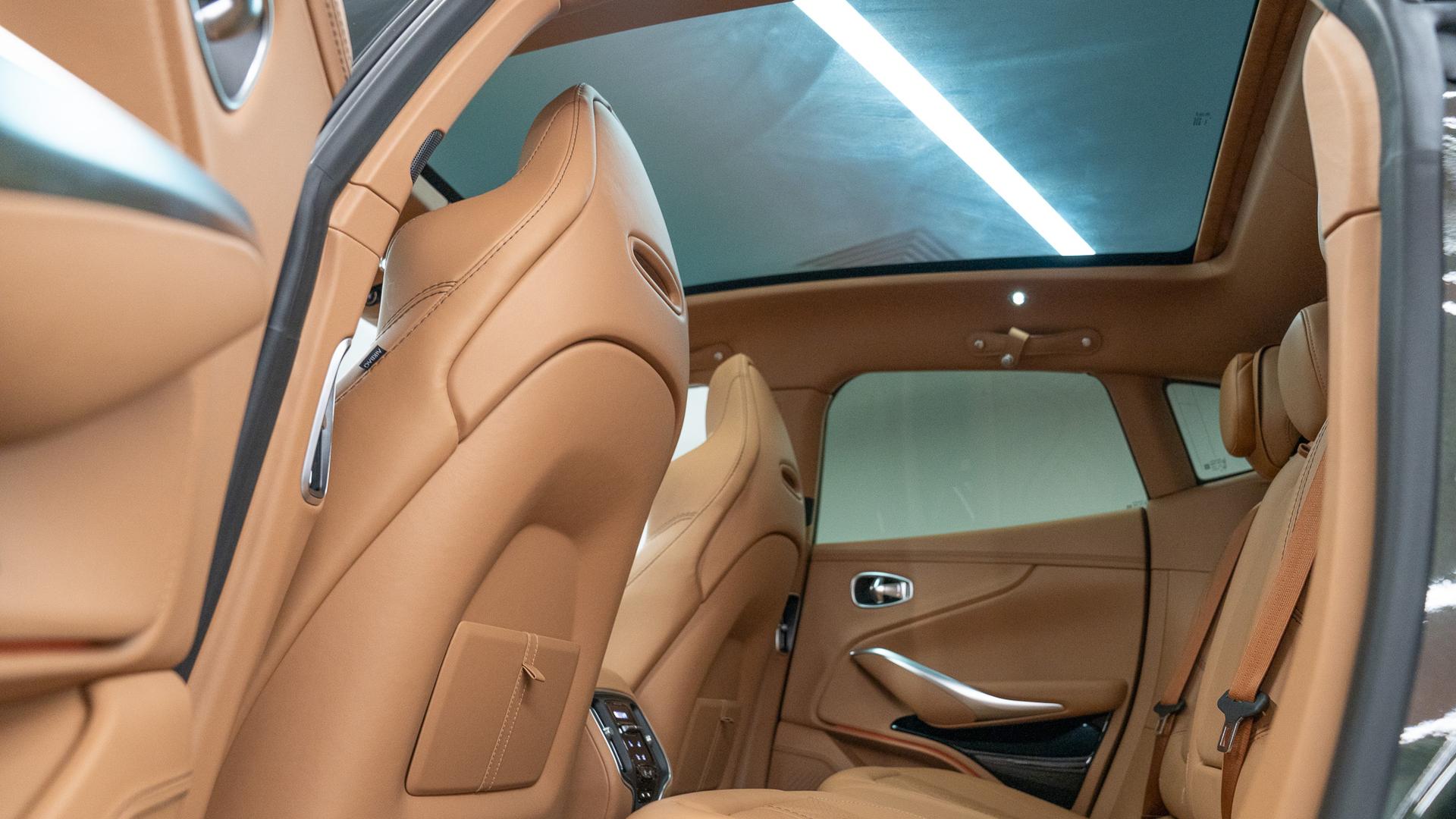 Aston Martin DBX Photo 2b84eab2-6d16-4324-9272-9d59fb1ade99.jpg