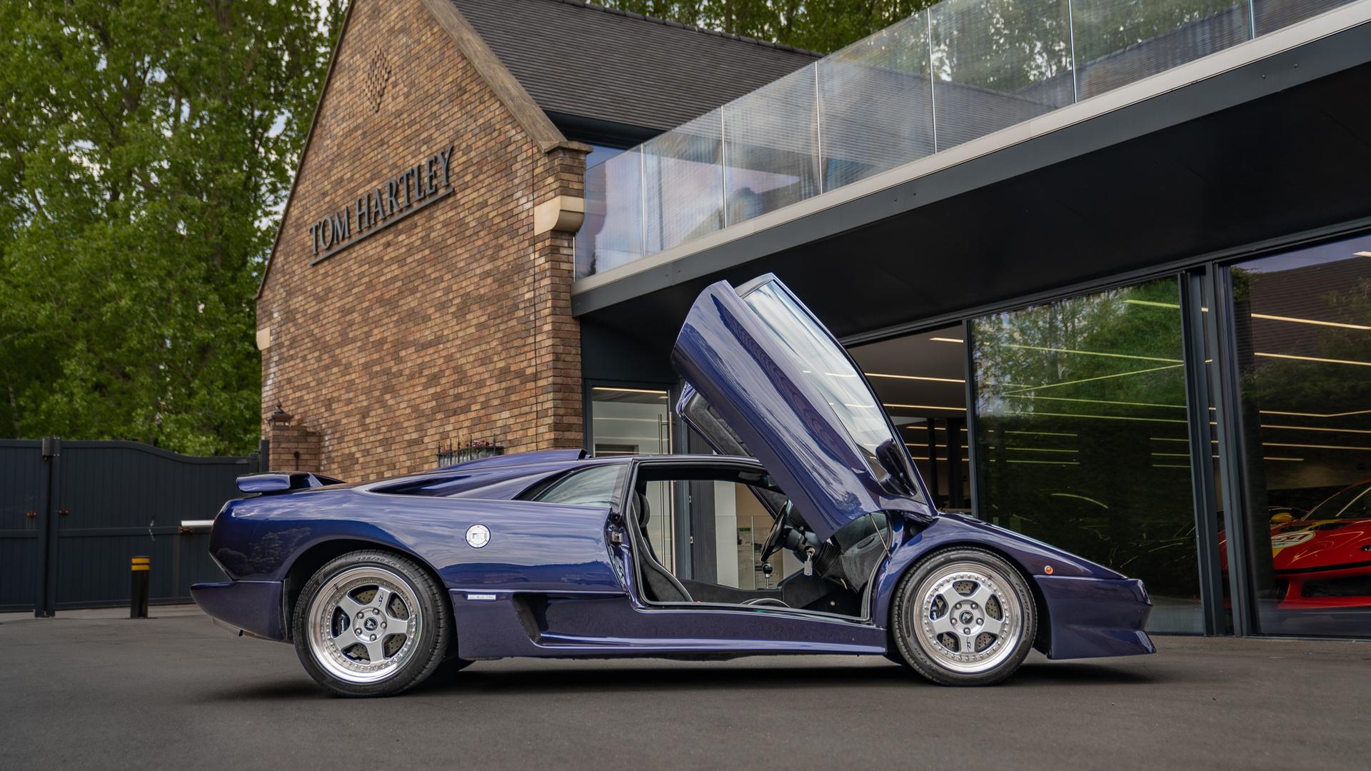LAMBORGHINI Diablo Photo 2b87ee54-8793-4051-9642-7862f0a2154b.jpg