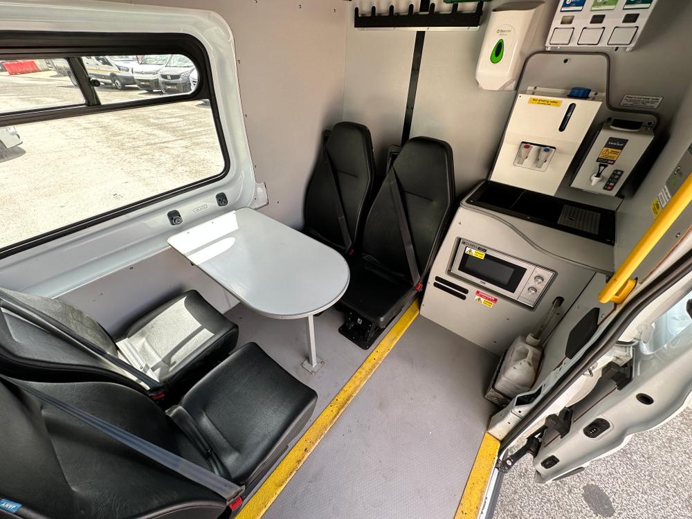 Ford Transit Photo 2b91fd15-871b-408d-942d-4461953befca.jpg