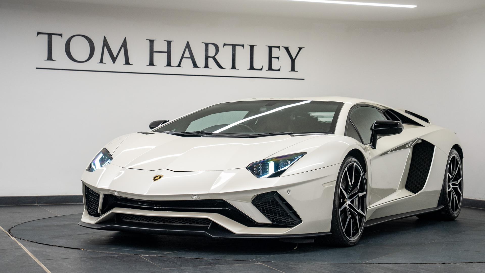 LAMBORGHINI Aventador Photo 2b95b878-ce10-4527-9396-4515a87b121d.jpg