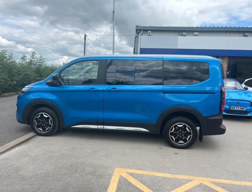 Ford Tourneo Custom Photo 2b97da0c-87da-48b6-9467-b1aab0b9a65e.jpg