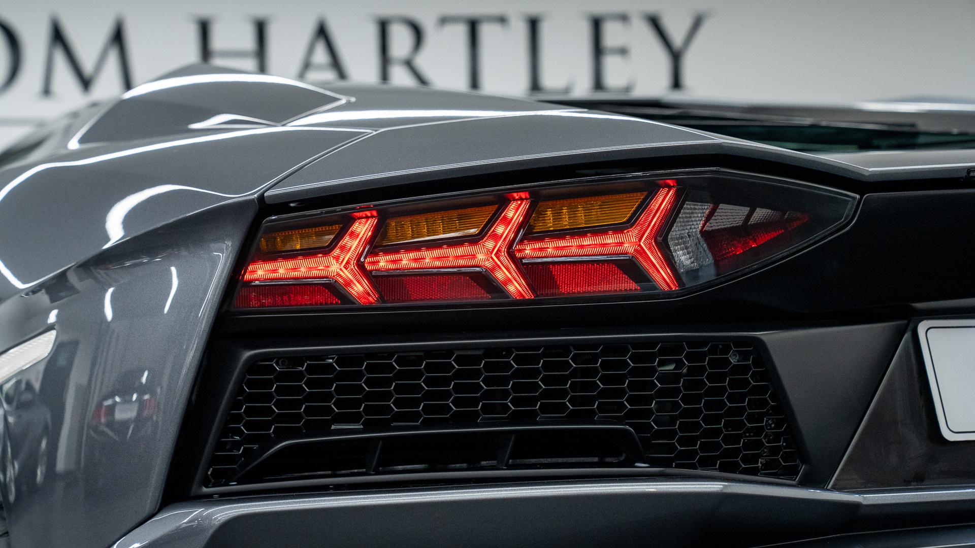 LAMBORGHINI Aventador Photo 2ba3606d-f4a0-476a-904f-c1d798cad465.jpg