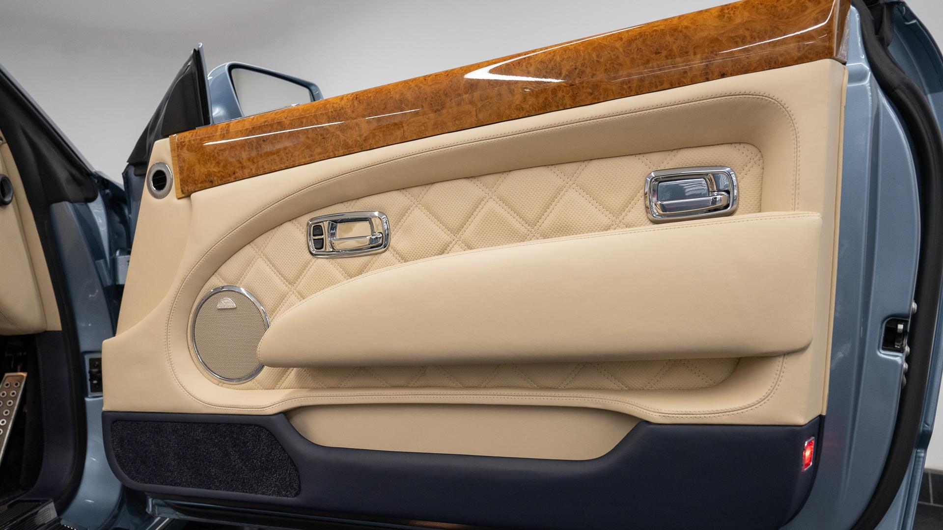 Bentley Azure T Photo 2baa7043-cdd2-43ad-94f8-ccf6a0ec08fc.jpg