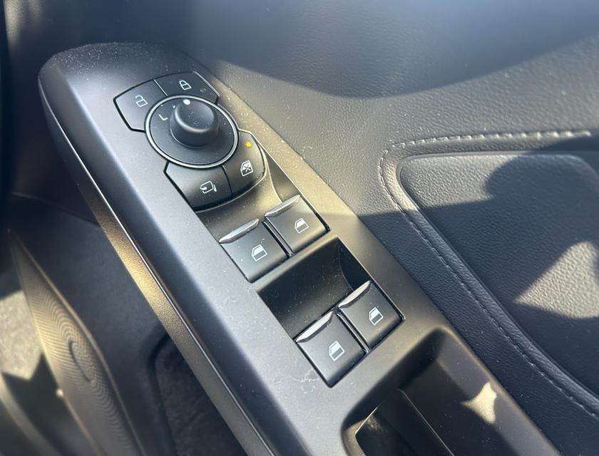 Ford Focus Photo 2bafeed6-bd3d-4d37-beca-5d32be759d2f.jpg