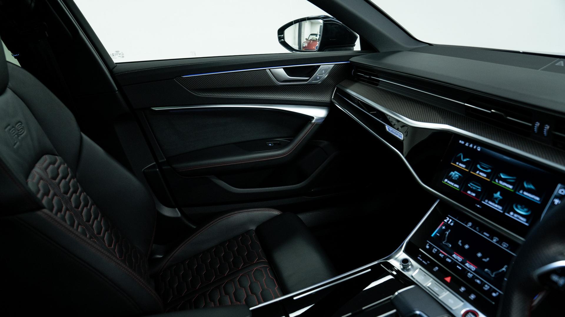 Audi RS6 Avant Photo 2bb235a1-eef5-4d49-ac20-a5b331639806.jpg