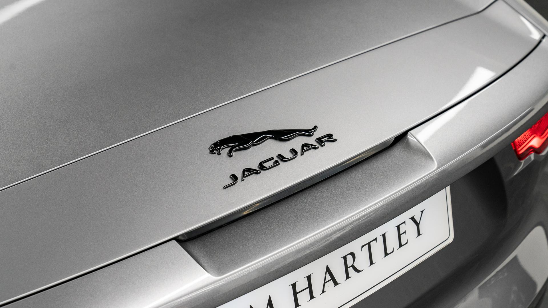 Jaguar F-Type Photo 2bb5fcd1-70e9-4821-bec3-d1e33e150caf.jpg