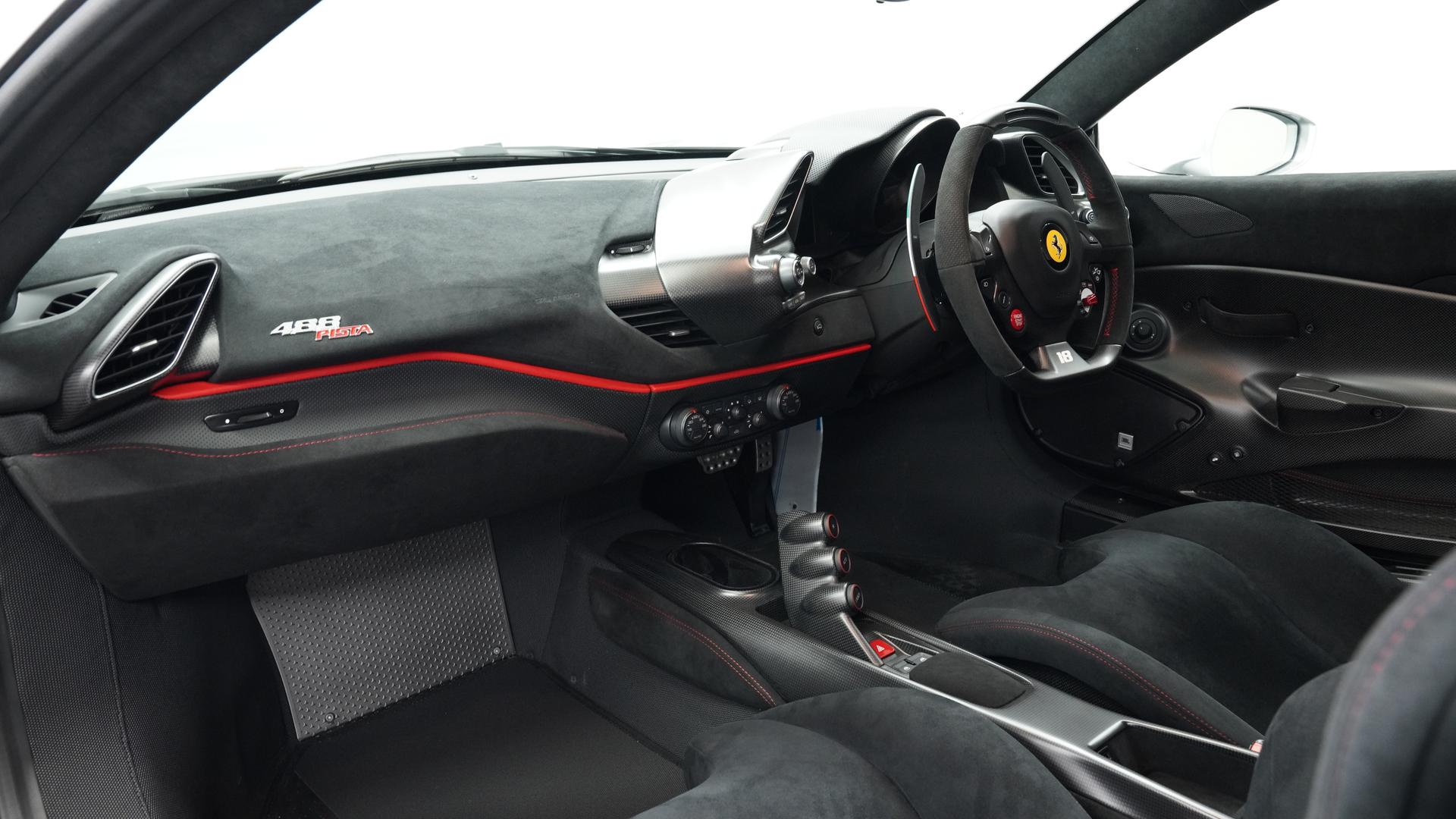 Ferrari 488 Pista Photo 2be9f02b-32cd-4bfe-9649-5656694089a2.jpg