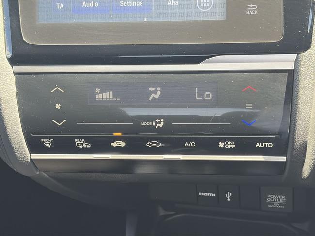 Honda Jazz Photo 2bf4a5a3-b3ac-4351-9130-7f5ce0965e5a.jpg