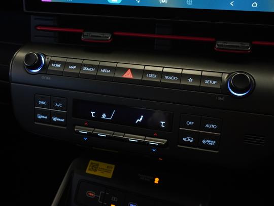 Hyundai KONA Photo 2c1732a8-c20b-419d-892c-724d0cb22968.jpg