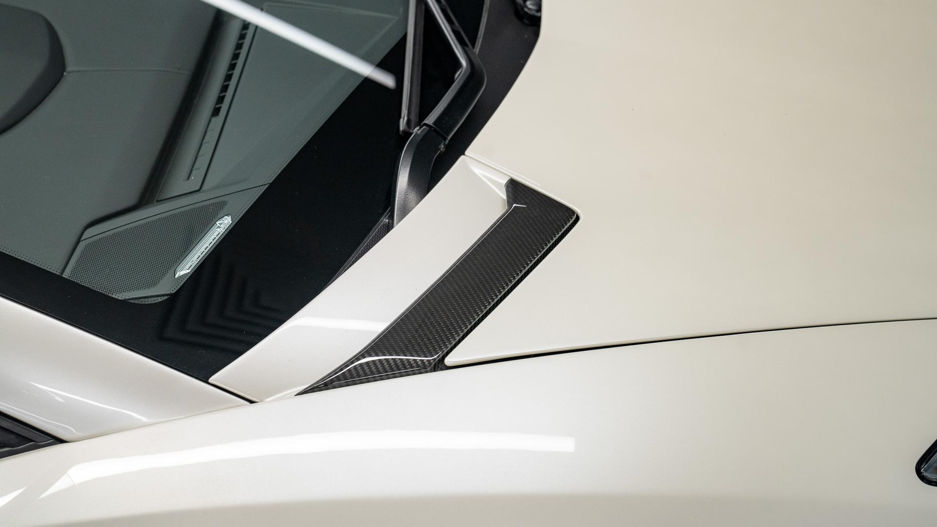 LAMBORGHINI Aventador Photo 2c3502d7-9f7a-47af-8e66-2be23cfb6373.jpg