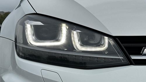 Volkswagen Golf Photo 2c5dbdd1-4e4f-4fbf-9f95-d0a86c5087e8.jpg