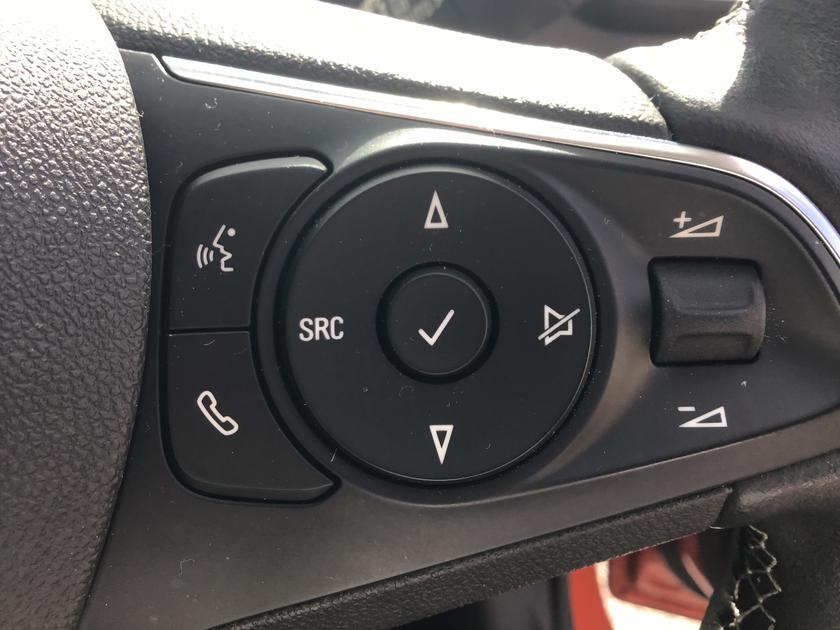 Vauxhall Crossland Photo 2c5f3c5d-5713-4b7e-a3db-06e5515991b9.jpg
