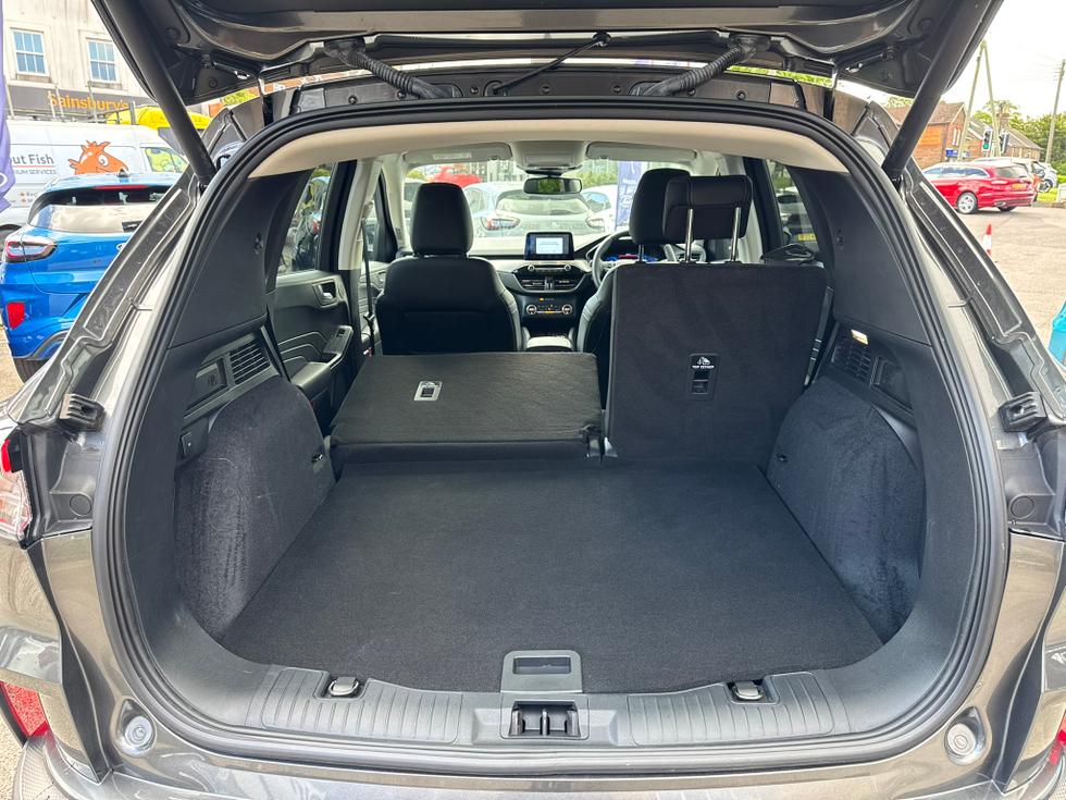 Ford Kuga Photo 2c605da8-8236-4840-8aa1-c01f25148ea2.JPEG