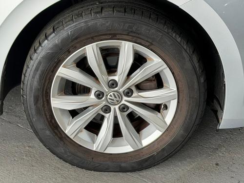 Volkswagen Polo Photo 2c62bb9f-a84a-421a-a9d8-d7b7a0c9e3e5.jpeg