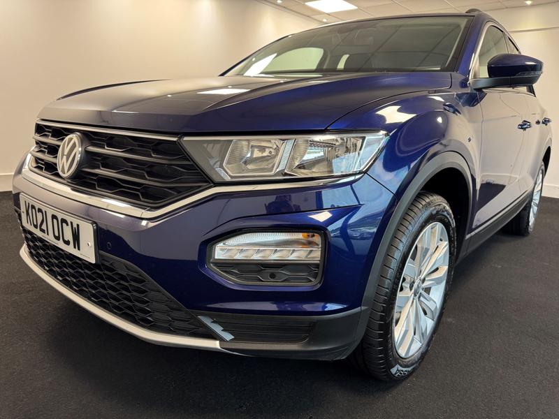 Volkswagen T-Roc Photo 2c6609ad-c8c2-43b6-8832-b75ec8899b16.jpg