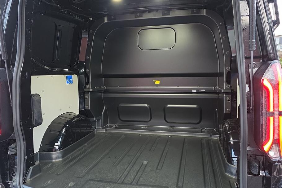 Used Ford TRANSIT CUSTOM L1DCIVMSRT17 4
