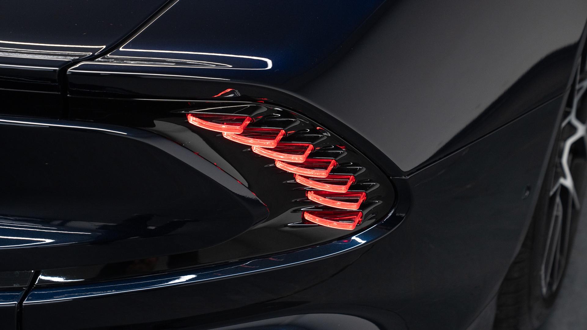 Aston Martin Vanquish Photo 2c85a530-25a1-4f91-bc13-a834f60549e8.jpg