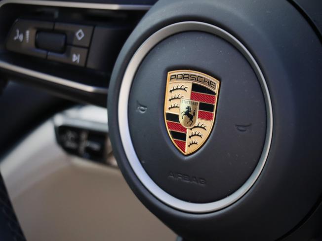PORSCHE Panamera Photo 12