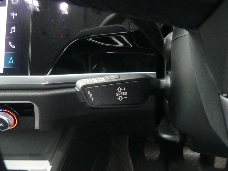 Audi Q3 Photo 2c9705f4-a8f8-4250-9425-feae86851661.jpg