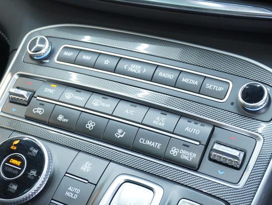 Hyundai Santa Fe Photo 2ca30f0c-09d5-4c72-948b-0425f1ddd588.jpg