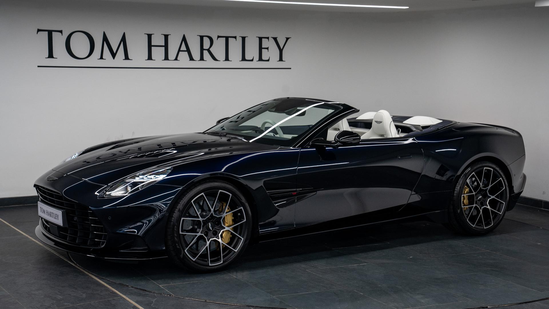 Aston Martin Vanquish Photo 2cb239ce-5232-4591-8bb8-466165faabb9.jpg