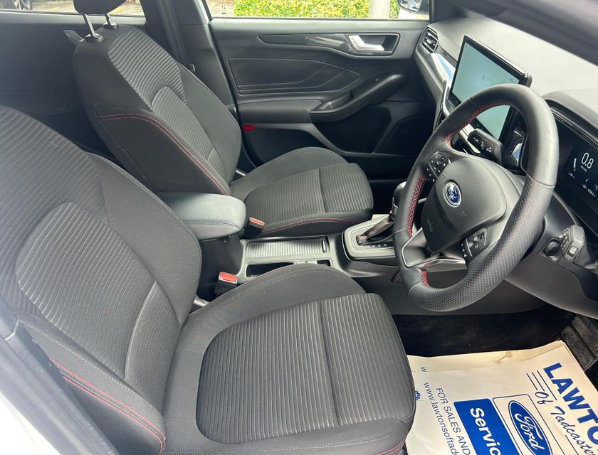 Ford Focus Photo 2cb67e3b-21d1-4d09-a351-a943576d8d11.jpg
