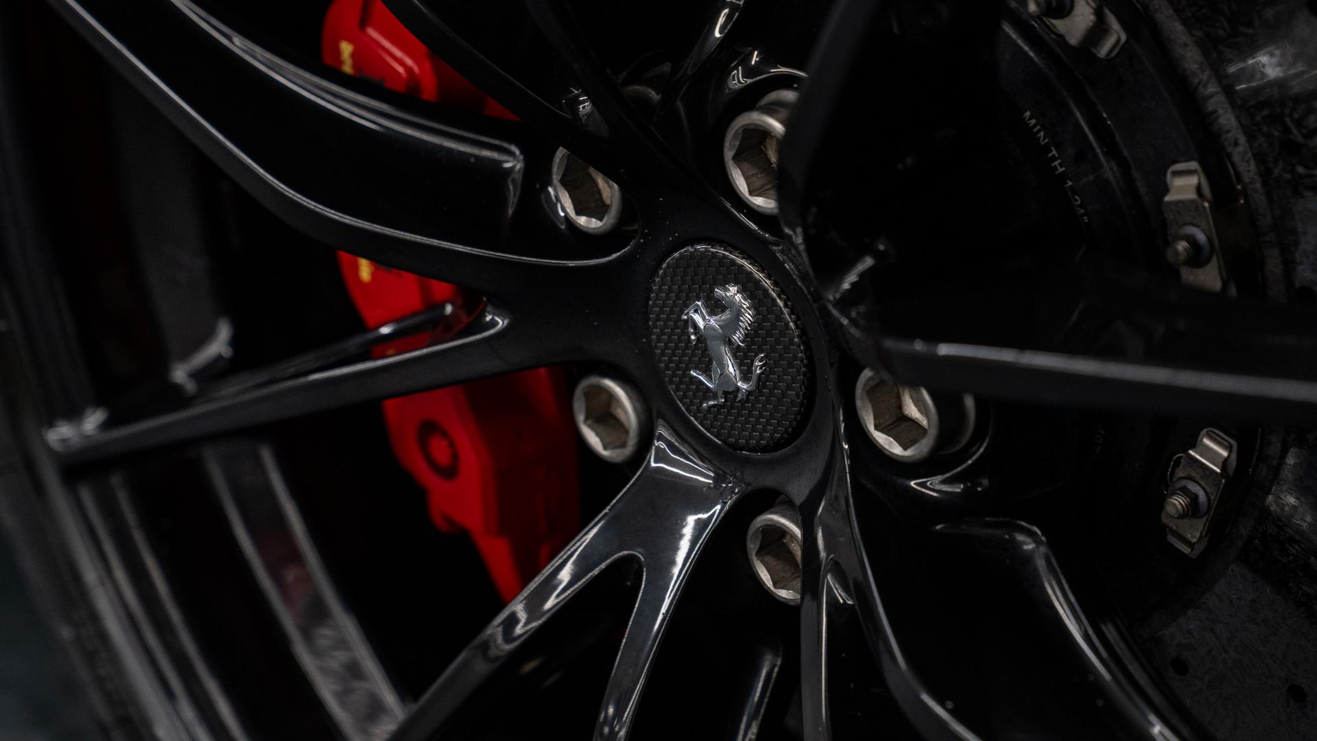 Ferrari 812 Photo 2cd54f9a-3310-40ff-a561-fcedc8ab6da9.jpg