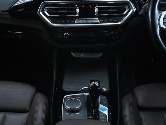 BMW iX3 Photo 2cde626a-bb8f-4825-bd56-0101f3e82806.jpg