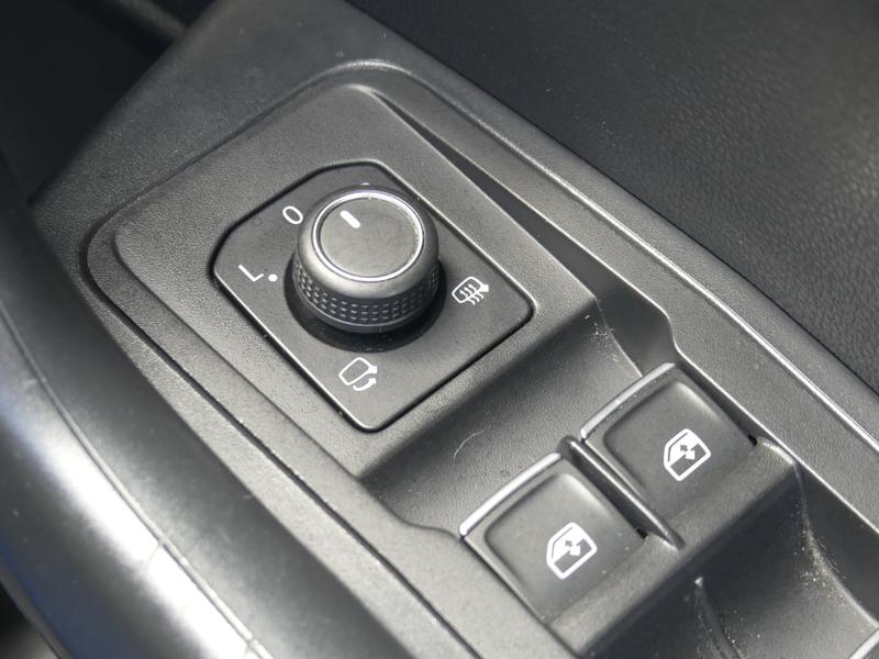 Volkswagen T-Roc Photo 2ce5de45-c838-41d1-a59a-81d760f15768.jpg