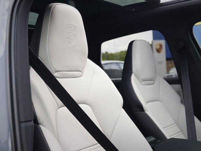 Porsche Cayenne Photo 32