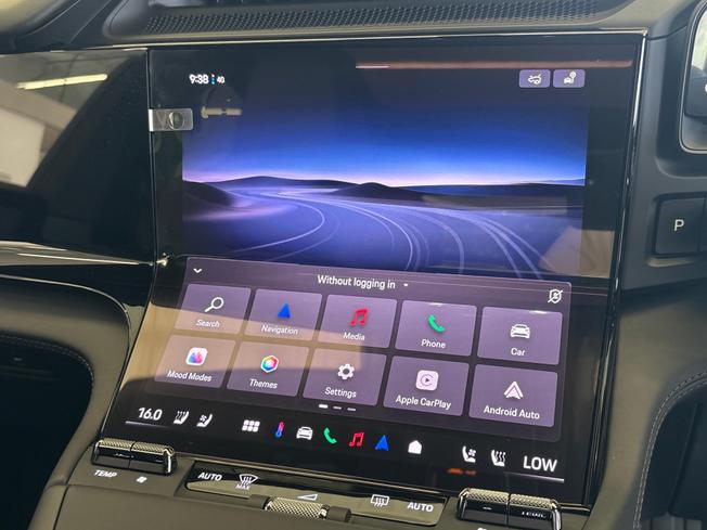Porsche Cayenne Electric Photo 40
