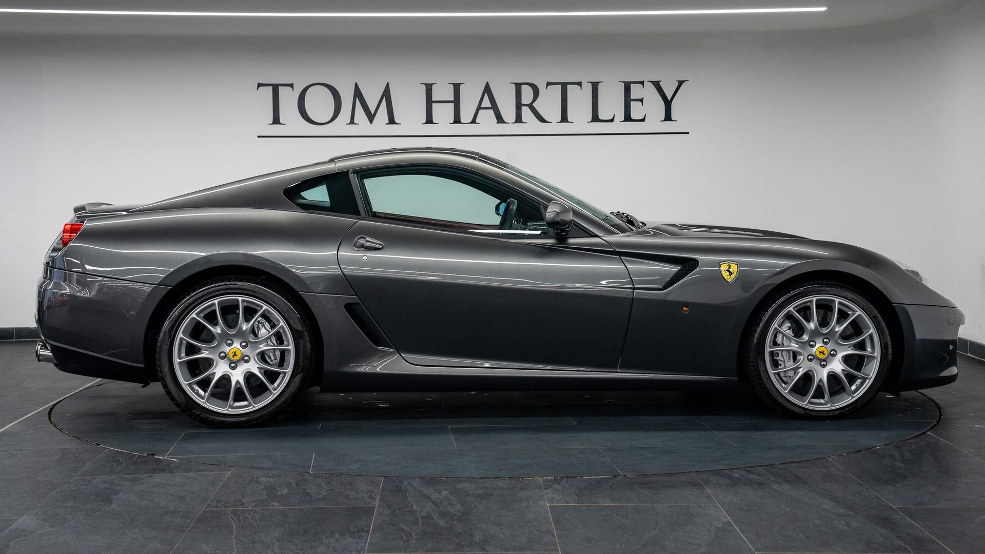 Ferrari 599 Photo 2d1e6e7d-1e14-4b28-8785-7968a22fb7e7.jpg