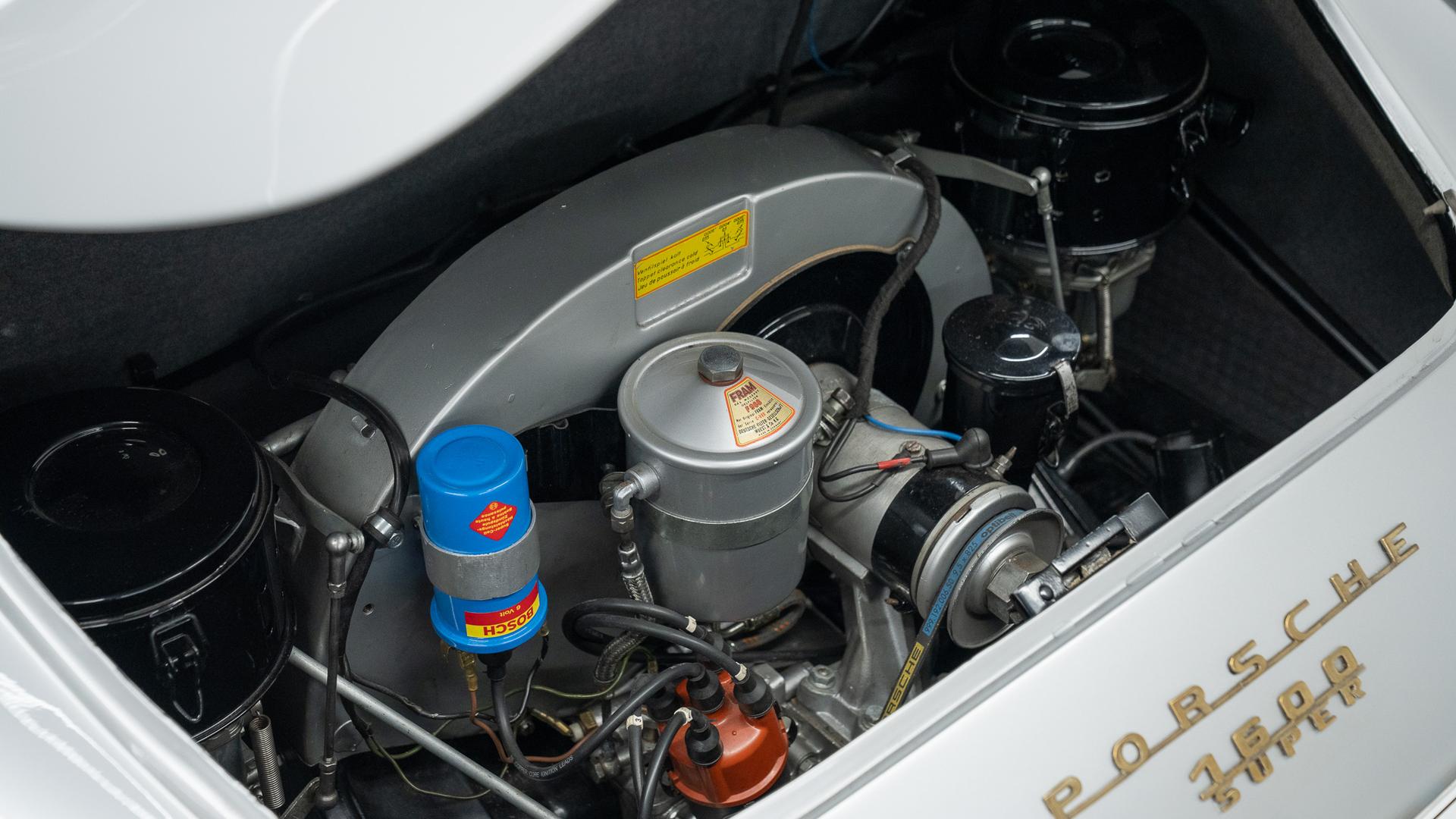 Porsche 356B Photo 2d34ca27-3080-4a67-bdbe-267b0405f335.jpg