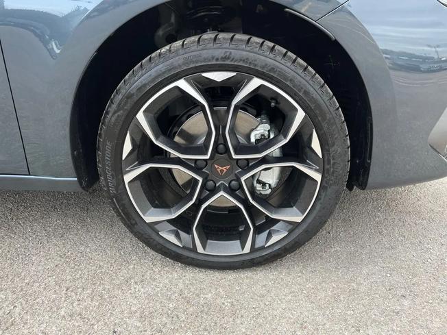 CUPRA Leon Photo 5