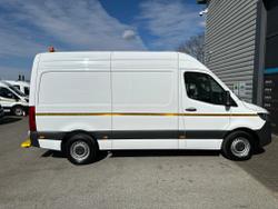 Mercedes-Benz Sprinter Photo 3