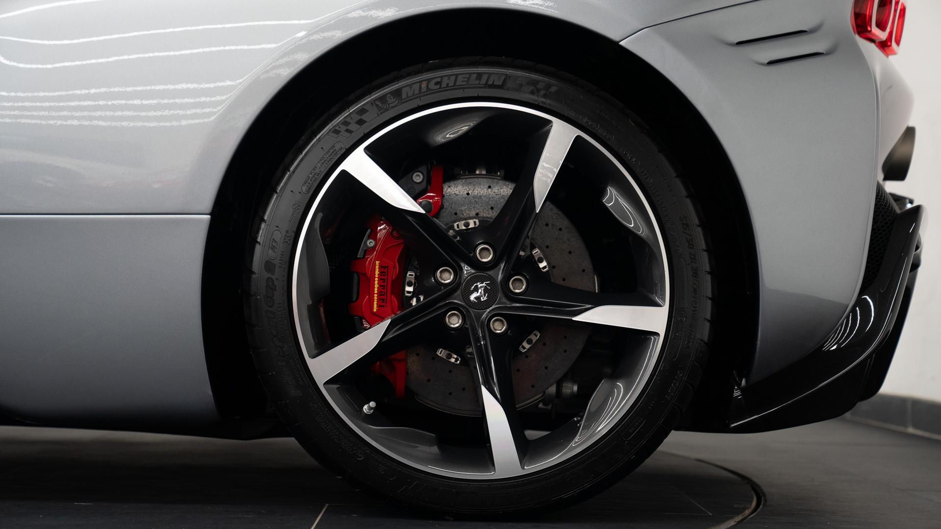 Ferrari SF90 Spider Photo 2d6f9de2-84e5-4acd-bfe9-aab4fc8947a1.jpg