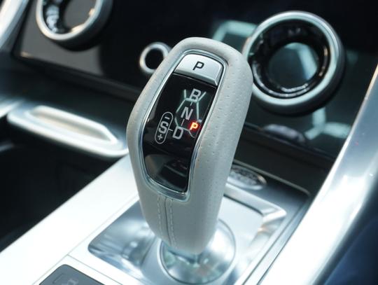 Land Rover Range Rover Sport Photo 2d816015-e1c0-494d-9871-1435611e4e14.jpg