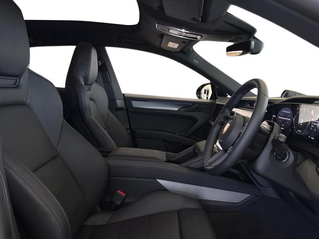 Porsche Cayenne Electric Photo 22