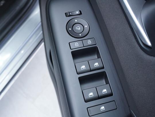 Hyundai KONA Photo 2d88bf39-9d0b-4e75-936c-d96aa26588d0.jpg