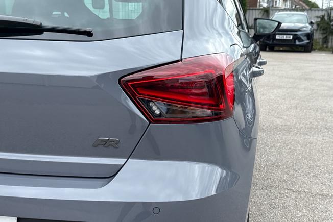 SEAT Ibiza Photo 18