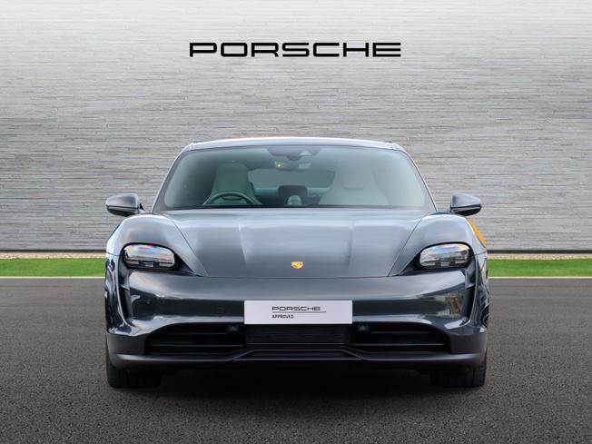 Porsche TAYCAN Photo 6