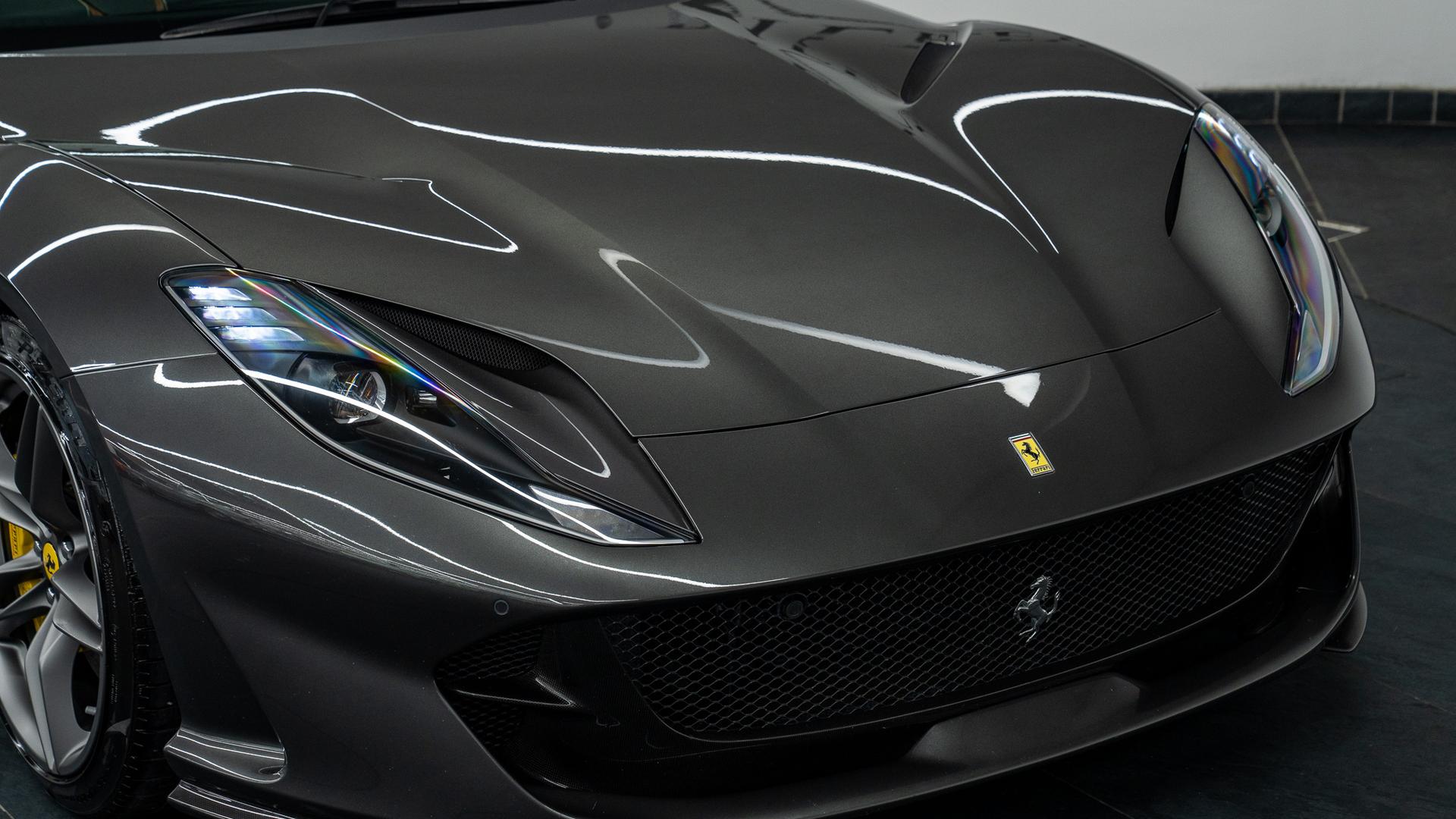 Ferrari 812 Photo 2dbcb54a-6f5a-4e7b-9082-43709ae0d834.jpg
