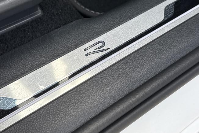 VOLKSWAGEN Tiguan Photo 32