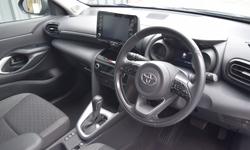 Toyota YARIS CROSS Photo 2