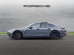 PORSCHE Panamera Photo 4