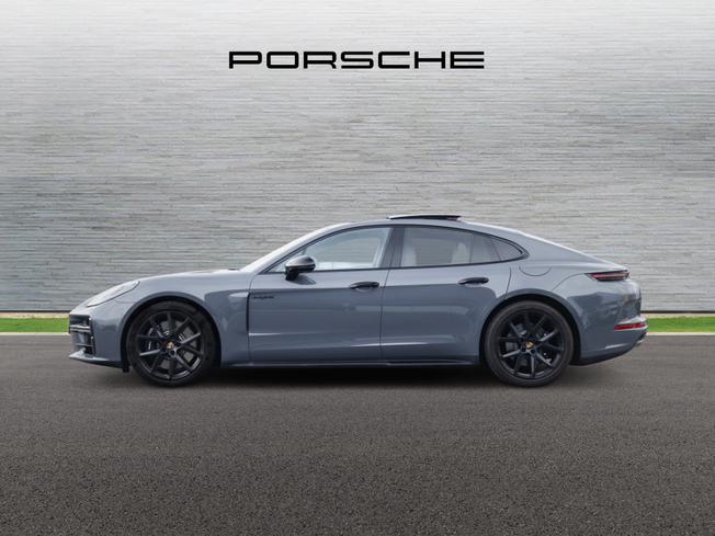PORSCHE Panamera Photo 4