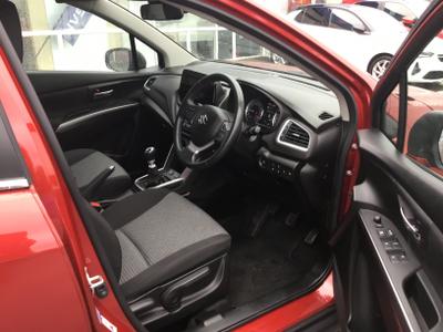 Suzuki S-Cross Photo 10